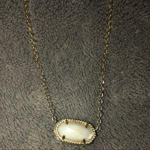 Kendra Scott Elisa gold pendant in white pearl